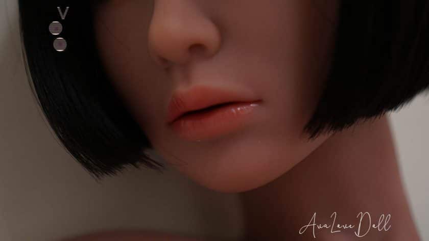 Doll House Natasha Brune lèvres Face Visage